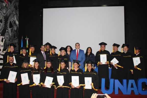 Celebrando El Logro De Nuestros Graduados: Ceremonia De Titulación UNAC ...